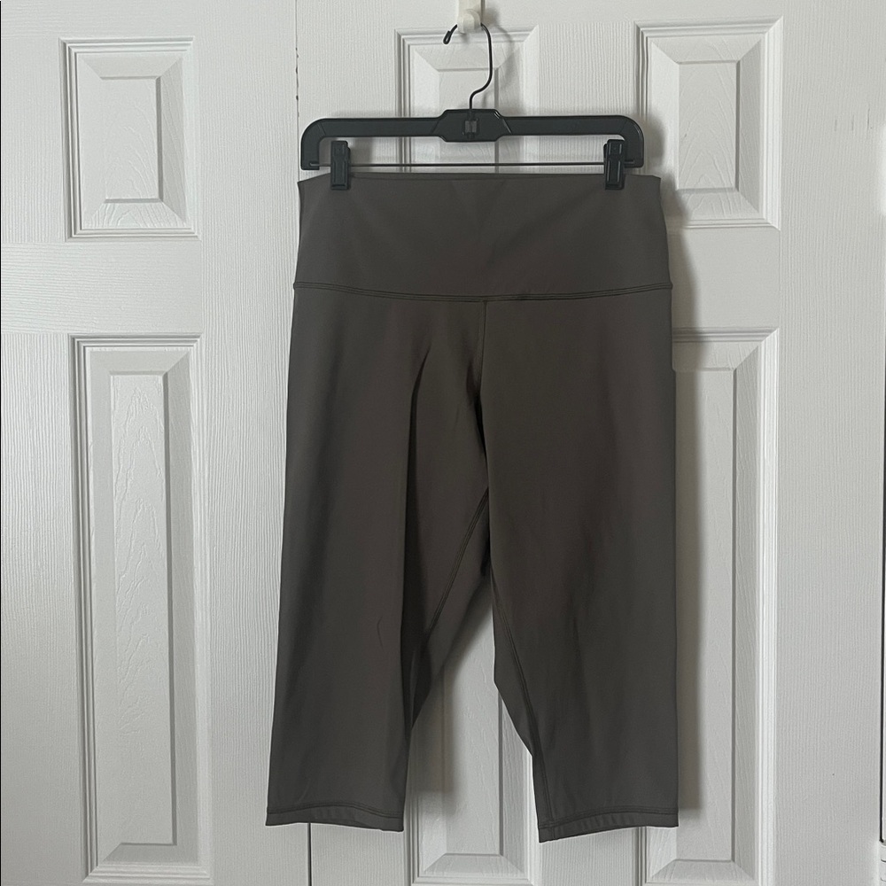 EVERLANE Gray Perform Cropped Legging